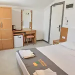 ホテル Mandalin 3*