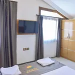Mandalin ホテル