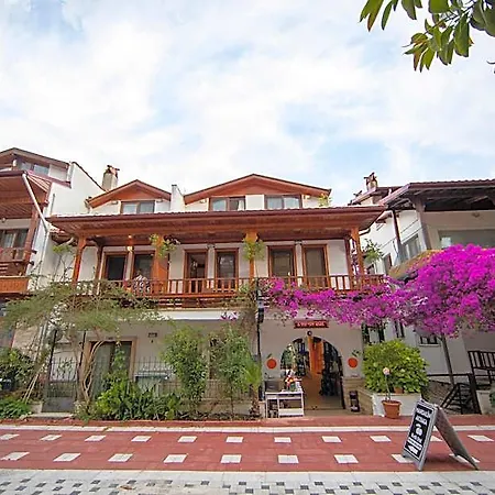 Mandalin Hotel 3*