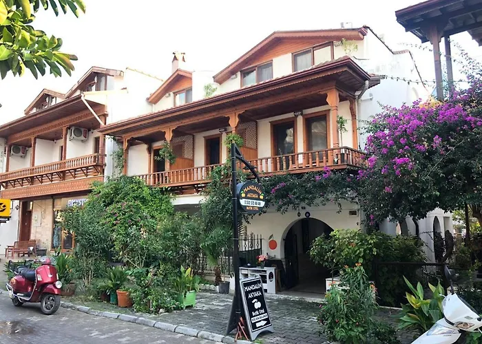 Отель Mandalin 3*